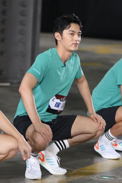 阿迪达斯携手《运动吧少年》,助力选手进阶最强运动男团 阿迪达斯携手《运动吧少年》,助力选手进阶最强运动男团