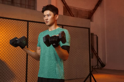 阿迪达斯携手《运动吧少年》,助力选手进阶最强运动男团 阿迪达斯携手《运动吧少年》,助力选手进阶最强运动男团