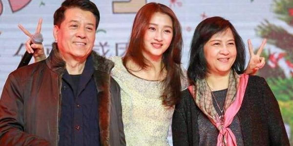 关晓彤的妈妈是谁 关晓彤的妈妈是谁