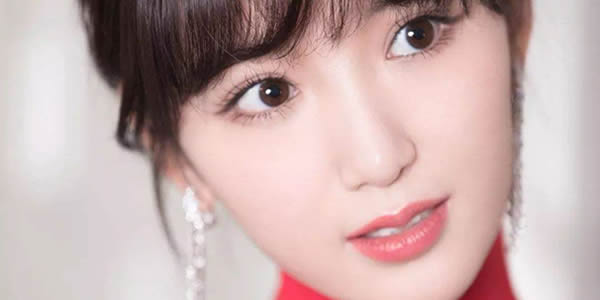 毛晓彤怎么出道的