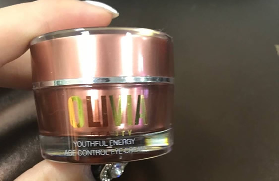 去黑眼圈有效的方法？这款眼霜让你告别熊猫眼