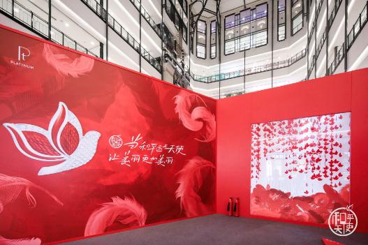 王凯玩潮人气打卡,周大福和平天使概念艺术展呈新品惊喜不断 王凯玩潮人气打卡,周大福和平天使概念艺术展呈新品惊喜不断