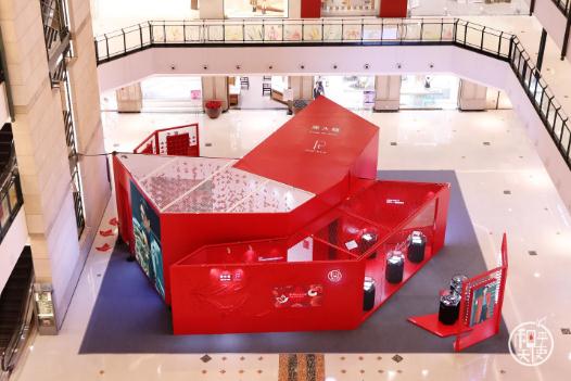 王凯玩潮人气打卡,周大福和平天使概念艺术展呈新品惊喜不断 王凯玩潮人气打卡,周大福和平天使概念艺术展呈新品惊喜不断