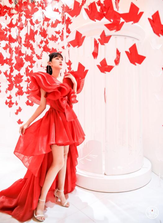 王凯玩潮人气打卡,周大福和平天使概念艺术展呈新品惊喜不断 王凯玩潮人气打卡,周大福和平天使概念艺术展呈新品惊喜不断