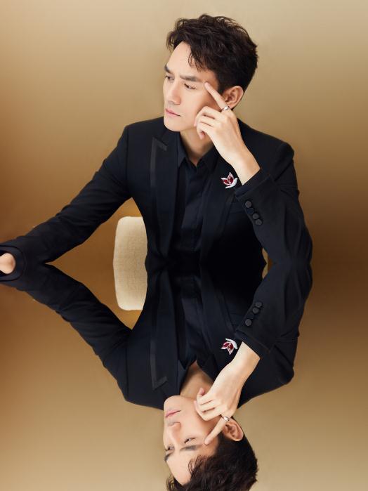 王凯玩潮人气打卡,周大福和平天使概念艺术展呈新品惊喜不断 王凯玩潮人气打卡,周大福和平天使概念艺术展呈新品惊喜不断