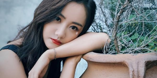 杨蓉火不起来的原因