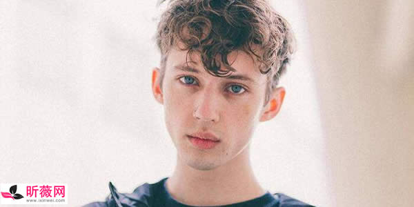 戳爷是同性恋吗 戳爷是同性恋吗