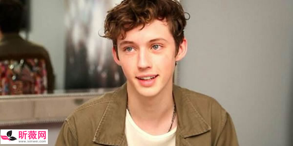 戳爷原名叫什么