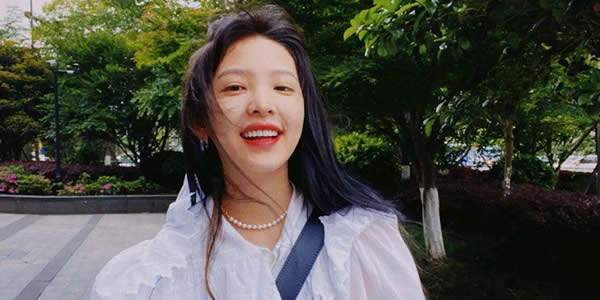 章若楠发型怎么吹的