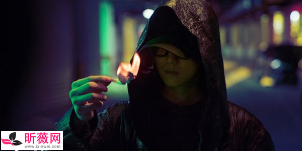 赵彬彬为什么跳海