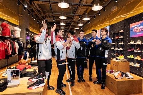 热血少年空降阿迪达斯门店，解锁《运动吧少年》限定周末