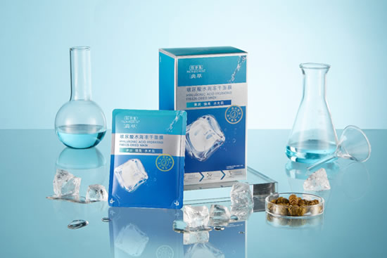 成分党和功效党的共同选择——典萃玻尿酸水润冻干面膜