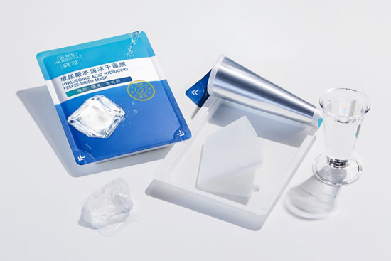 成分党和功效党的共同选择——典萃玻尿酸水润冻干面膜