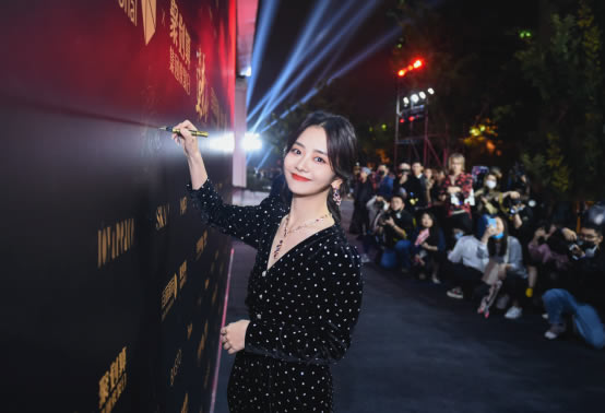 李宇春、李荣浩、谭松韵齐聚的百丽国际时尚欢聚盛典究竟有什么看头