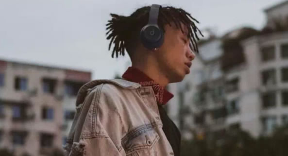 穿过挪威的森林什么梗?rapper马思唯整点报时语录2021