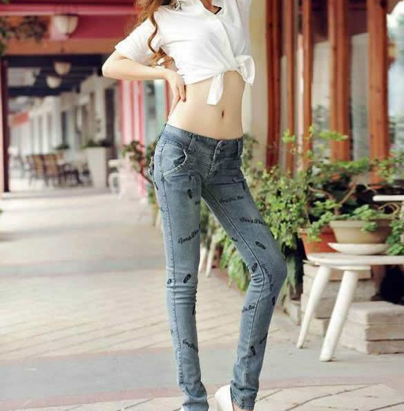 身材高挑的时尚女生图片