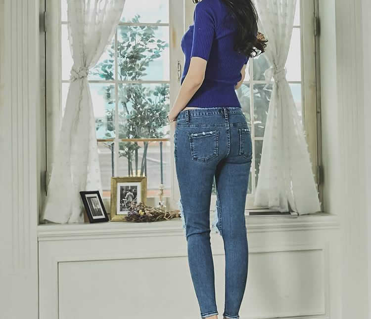 身材高挑的时尚女生图片