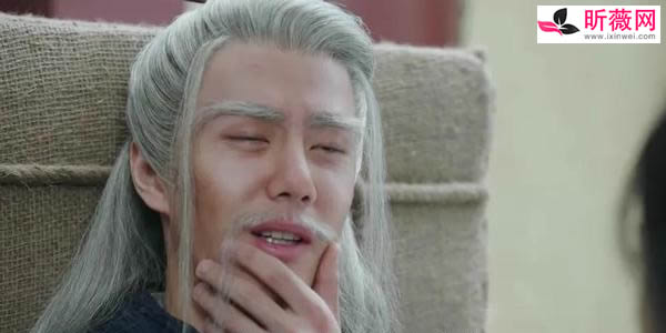 有翡谢允为什么叫千岁优？