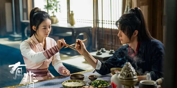 为什么那么多人黑有翡？