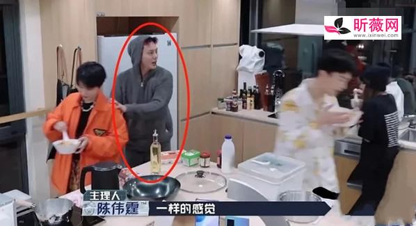 欧阳娜娜穿陈伟霆贴身睡衣，炒cp?被疑恋爱两人关系揭晓