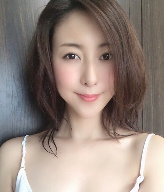 高人气松下纱荣子漂亮生活照及写真图片