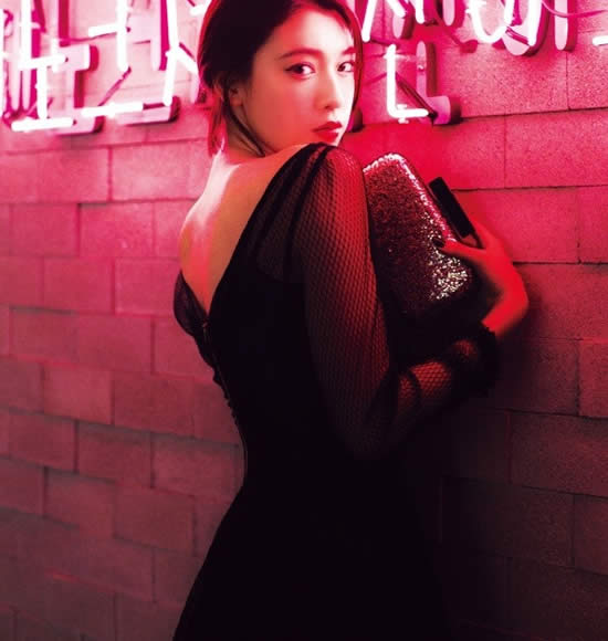 三吉彩花身高多少，三围曝光令人羡慕的好身材照片