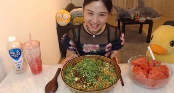 密子君吃那么多是真的吗? 密子君吃那么多是真的吗?