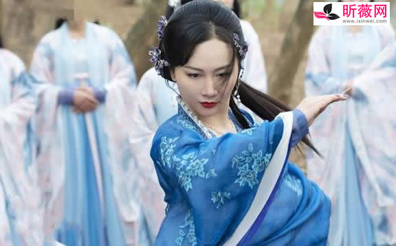 有翡霓裳夫人死了吗 霓裳夫人结局是什么 有翡霓裳夫人死了吗 霓裳夫人结局是什么