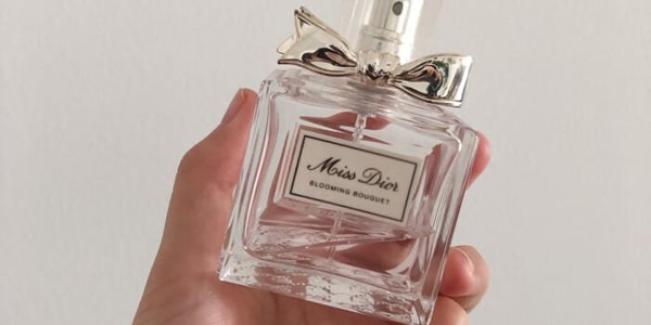 十大公认最好闻的香水 值得女人用的香水推荐