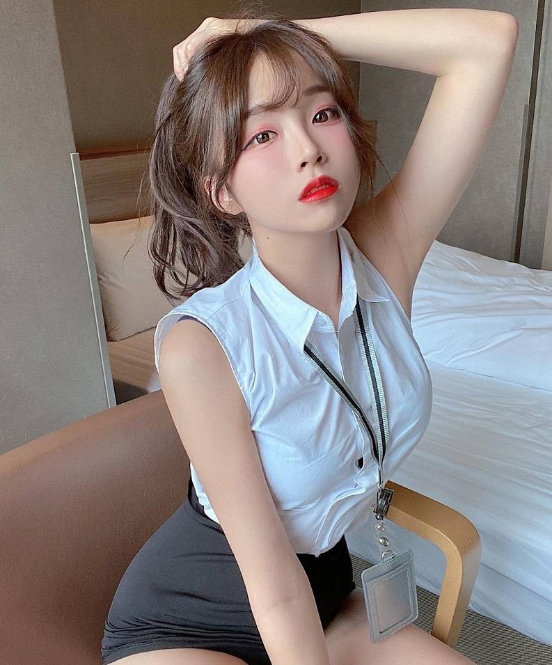 Coco给你初恋感 Coco超甜女友力曼妙好身材