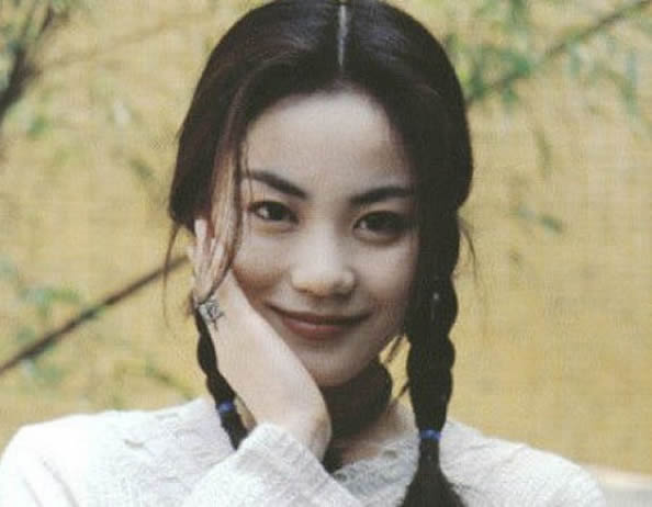 王菲年轻时候，王菲近照年轻时好漂亮