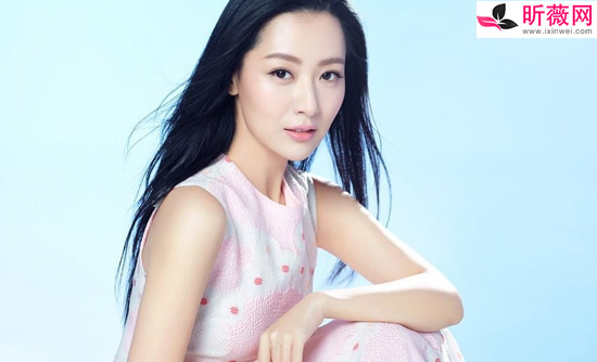 超好看的女明星 即年轻又气质高雅