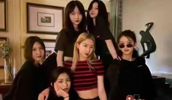 李嫣疑不满与小苹果的聚会照怎么回事