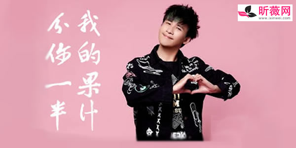 抖音月亮弯弯是什么歌曲