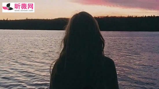 一个单亲妈妈带大儿子的生活经历，不再婚生活也很好