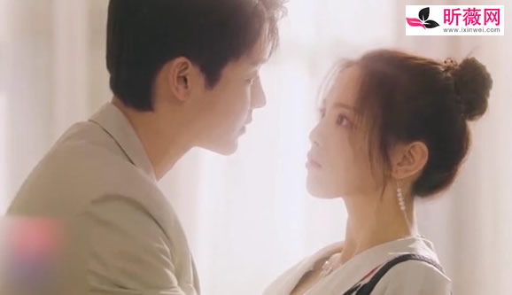 侯明昊杨超越年龄谈恋爱了吗:杨超越侯明昊什么综艺 侯明昊杨超越年龄谈恋爱了吗:杨超越侯明昊什么综艺