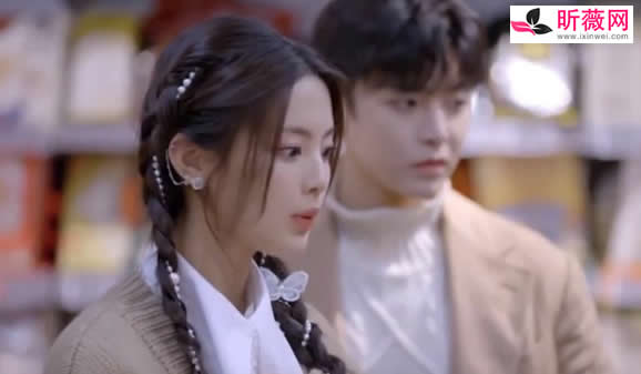 侯明昊杨超越年龄谈恋爱了吗:杨超越侯明昊什么综艺 侯明昊杨超越年龄谈恋爱了吗:杨超越侯明昊什么综艺