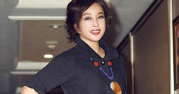 刘晓庆多大年龄啊有几个孩?刘晓庆的婚史有几次? 刘晓庆多大年龄啊有几个孩?刘晓庆的婚史有几次?