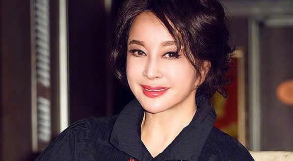 刘晓庆多大年龄啊有几个孩?刘晓庆的婚史有几次? 刘晓庆多大年龄啊有几个孩?刘晓庆的婚史有几次?