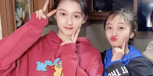 林妙可关晓彤什么关系