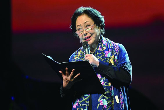 斯琴高娃个人资料简介 简历:斯琴高娃感情婚姻经历 斯琴高娃个人资料简介 简历:斯琴高娃感情婚姻经历