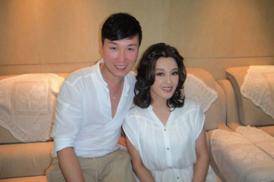 刘晓庆最新嫩照片:刘晓庆真实年龄 个人资料简介 刘晓庆最新嫩照片:刘晓庆真实年龄 个人资料简介