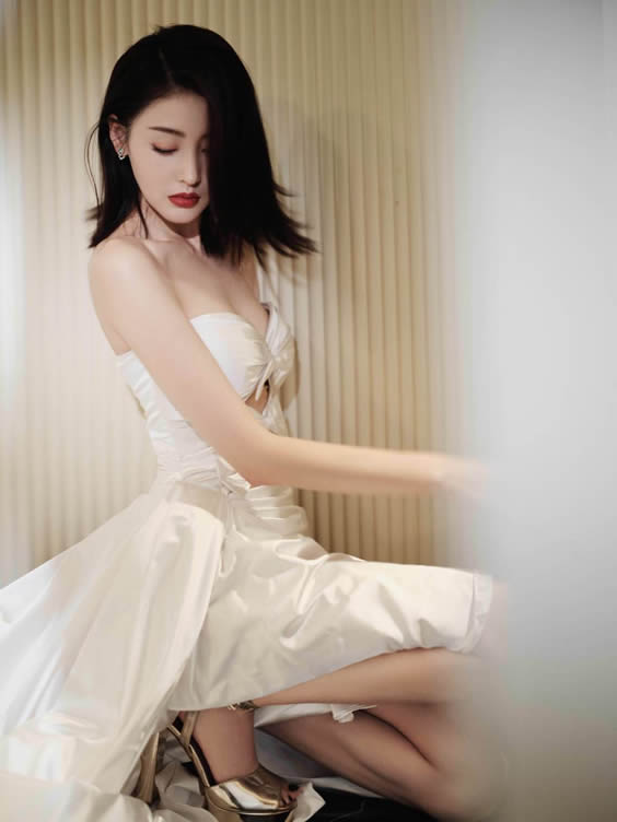 演员张天爱哪里人资料简介及最新图片写真介绍-昕薇网