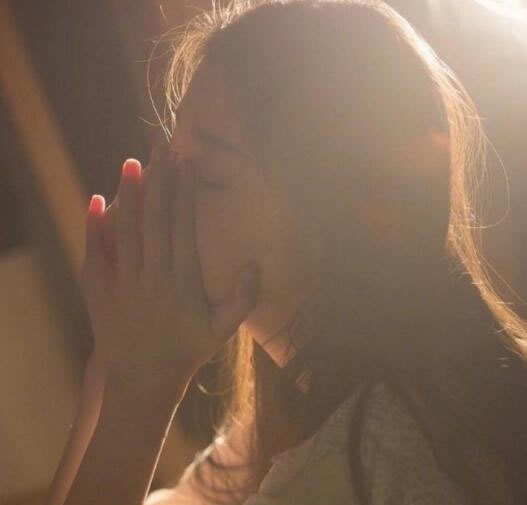 一个人寒了心的图片(一个人寒了心的说说)