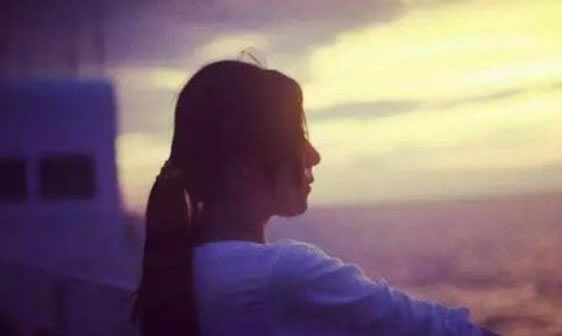 一个人寒了心的图片(一个人寒了心的说说)