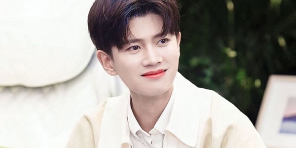 任嘉伦为什么叫国超