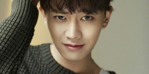 任嘉伦为什么叫国超