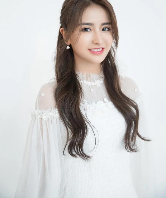 金子涵好大(金子涵太漂亮了)-昕薇网