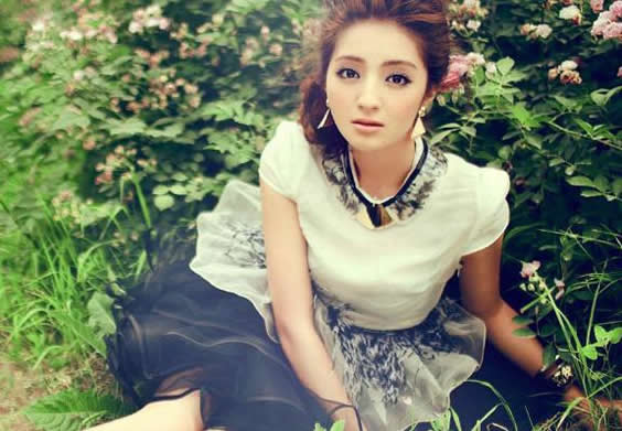 麦迪娜个人资料哪里人(简介,身高,年龄,三围,图片）