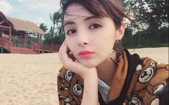 麦迪娜个人资料哪里人(简介,身高,年龄,三围,图片）